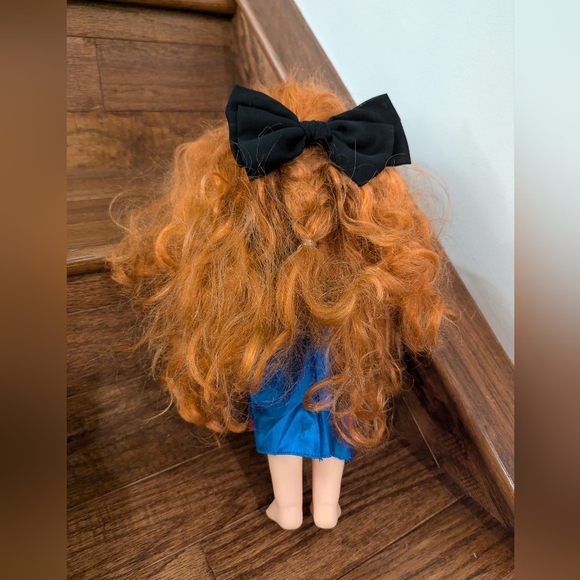 Disney Frozen Anna Doll with posable legs and arms. - Picture 8 of 8